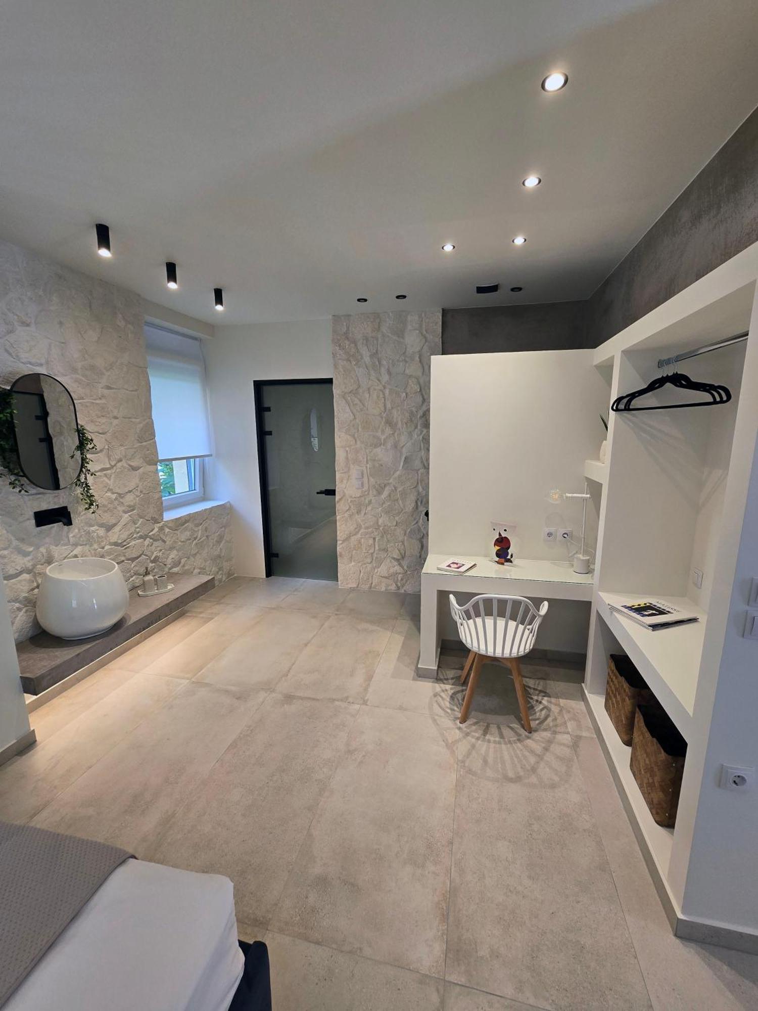 Theyardkavala Apartment *